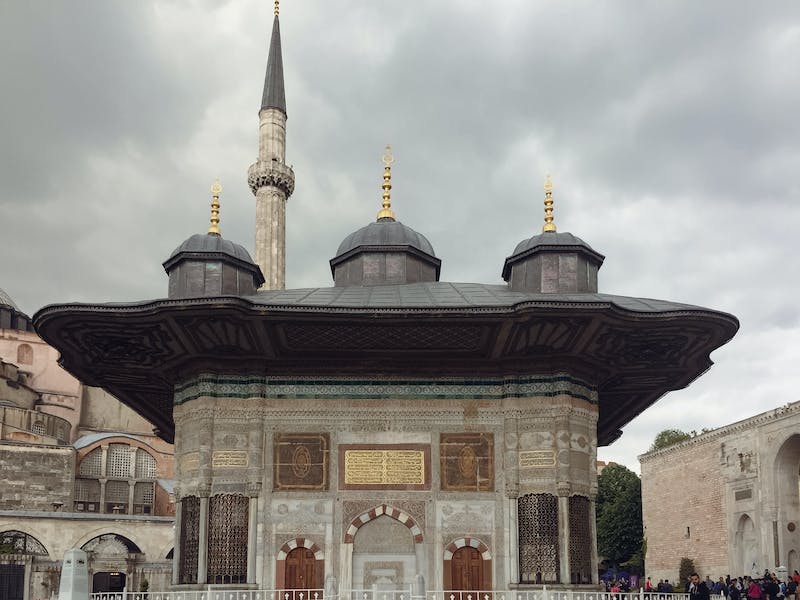 玛格丽特女王大学留学生预科生怎么报名？