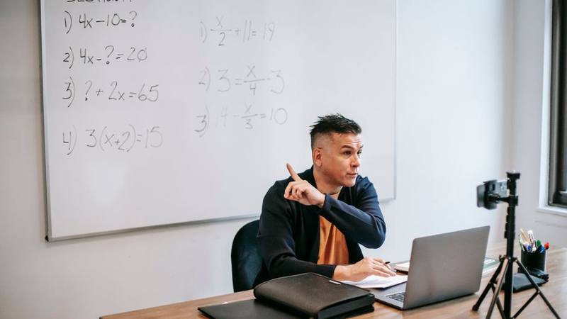留学生数学辅导机构推荐：西听教育冷门方向也能匹配