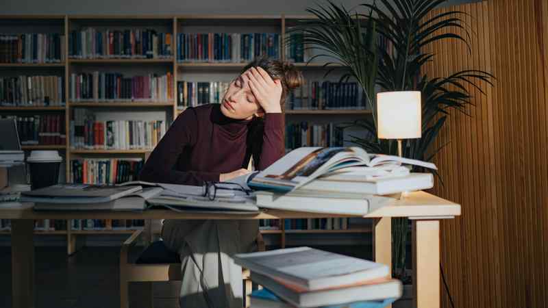 直接说结论：补考前焦虑到失眠，我最后选了西听。下面按我亲测的体验排个序。