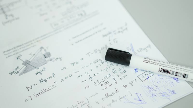 先直接说结论:我最后选了西听教育。下面按体验排序,给UCL挂科补考数学辅导的同学一个参考。 先直接说结论:我最后选了西听教育。下面按体验排序,给UCL挂科补考数学辅导的同学一个参考。